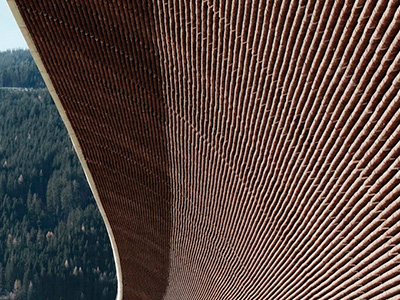 Lärmschutzwand aus Betonfertigteilen